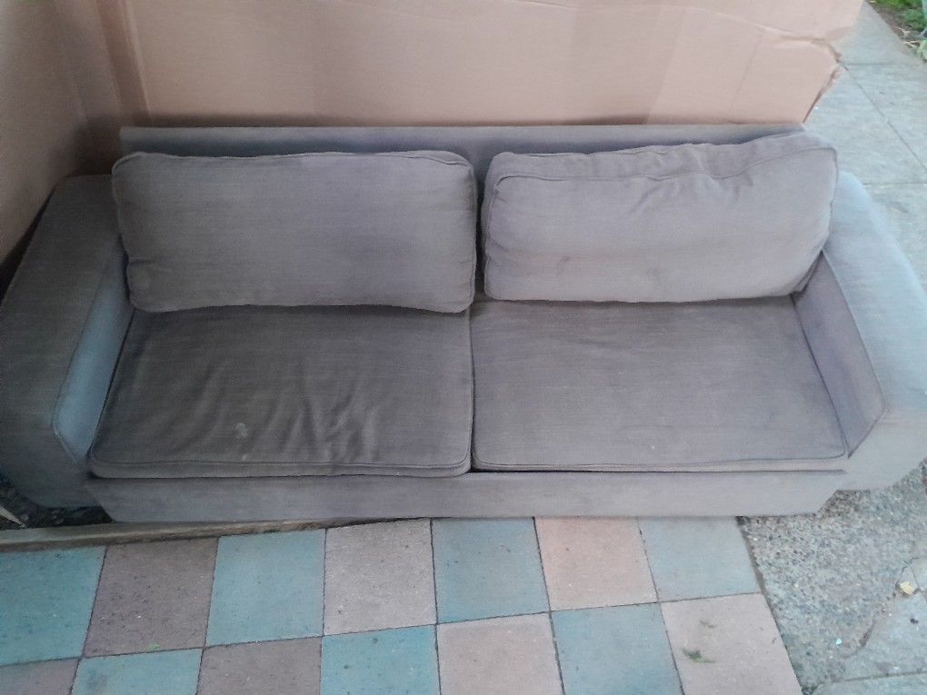 Kivik Couch