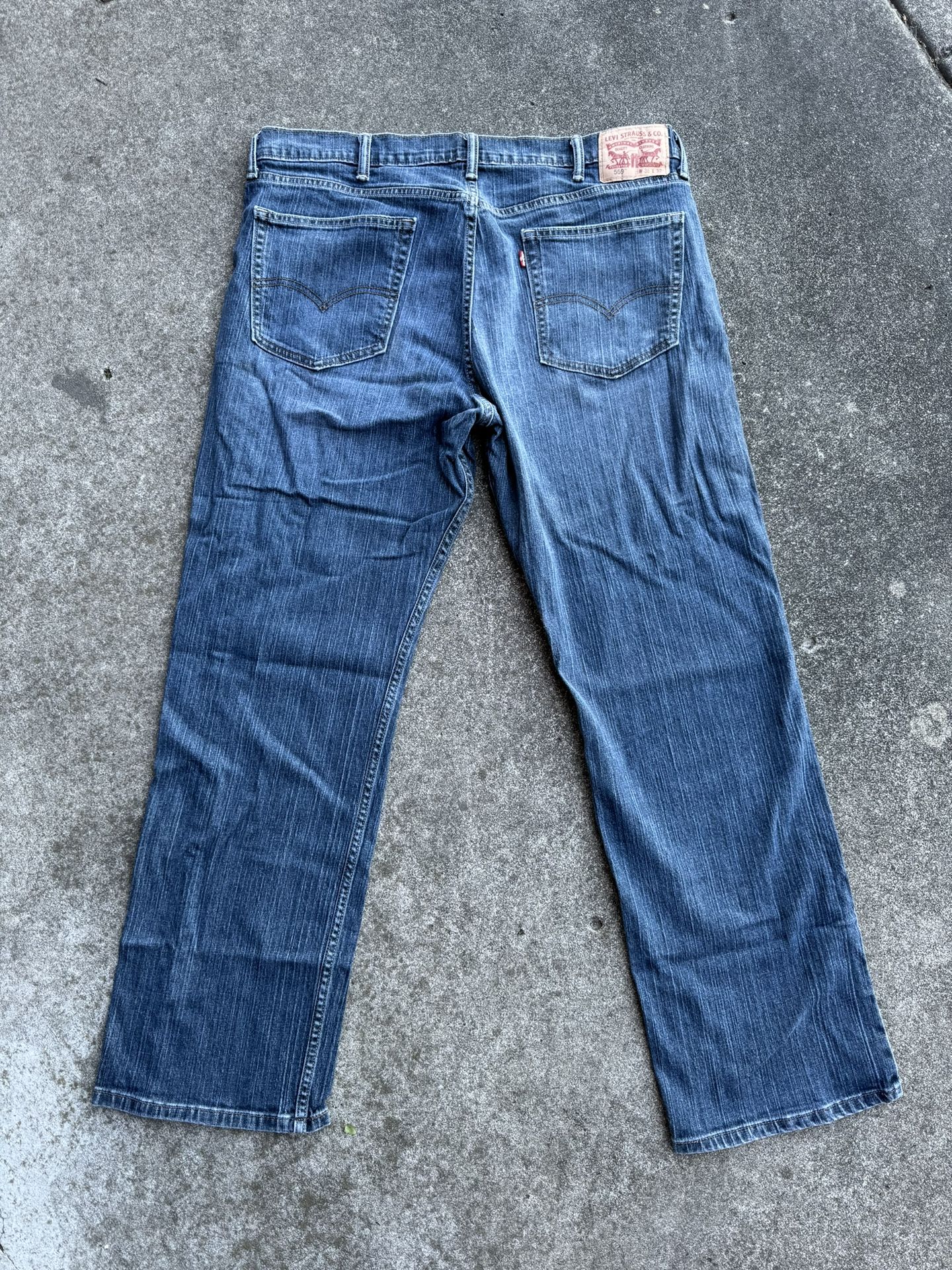 Levi’s Men’s 559 Jeans Shipping Avaialbe 