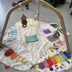 Lovevery Play Gym 