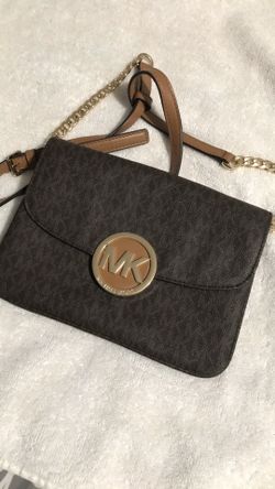 Michael kors cross body