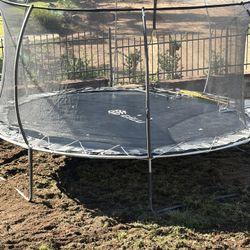 14 Ft Trampoline With Safety Net