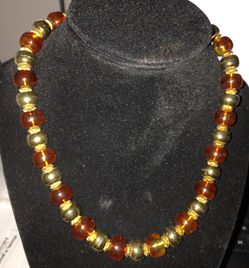 Estate jewelry: Amber and gold tone beads