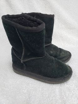 Warm boots kids size 8