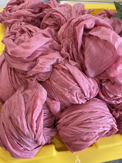 Pink Runners. Smoke And Pet Free