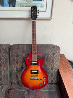 Epiphone Les Paul Studio LT Electric Guitar and Fender Amp package