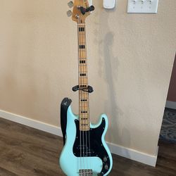 Squire Precision Bass