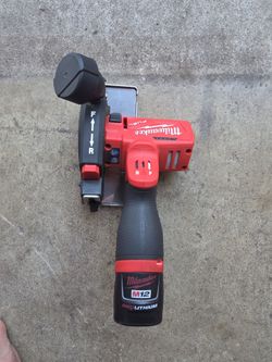 Milwaukee m12 3" cut iff tool with guide and battery