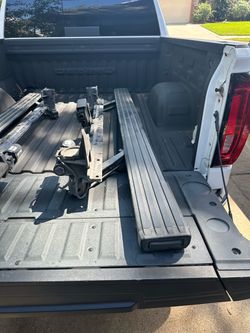 GMC sierra/silverado Electric side step 22 and up