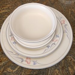 Lennox China Dinnerware = 5 Settings Plus 6 Extea Plates & Platter
