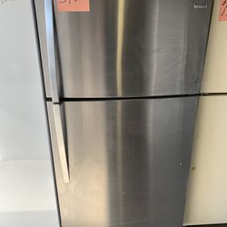 GE Stainless Refrigerator Ex Lg Clean . Warehouse pricing.  Warranty . Delivery Available . 2522 Market st. 33901