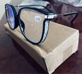 Brand NEW Large Square Reading Glasses for women. Glitter Fashion . Size +2.5