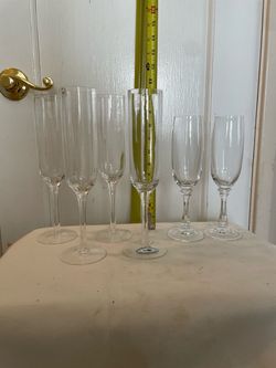 Six Glass Champagne Flutes 💎 Great Condition 💎