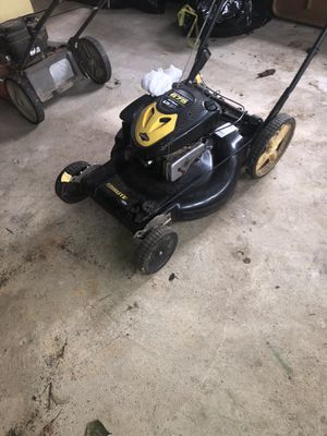 Photo Briggs & Stratton Plush mower 6.75 hp over size rear wheels for easy pushing