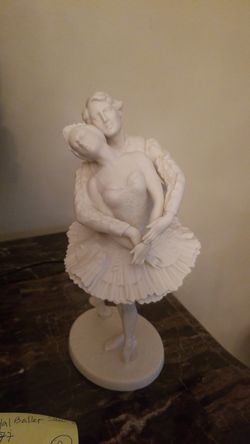 Royal Bisque porcelain Ballet scultura