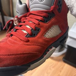 2021 Nike Air Jordan’s Retro 5s Ragging Bull 7Y