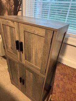 Nice Storage Cabinet, adjustable shelfs