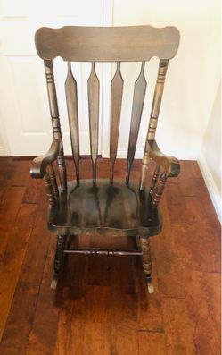 Rocking chair q