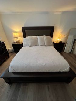 Cal King Upholstered Bedframe