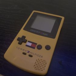 Tommy Hilfigur Gameboy Color