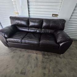 Leather Couch With Pull Out Bob O Pidic 