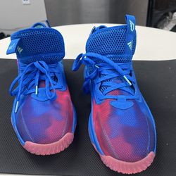 DAME 8 BASKETBALL SHOES size 12