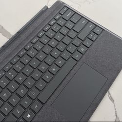 Surface Pro Signature Type Cover