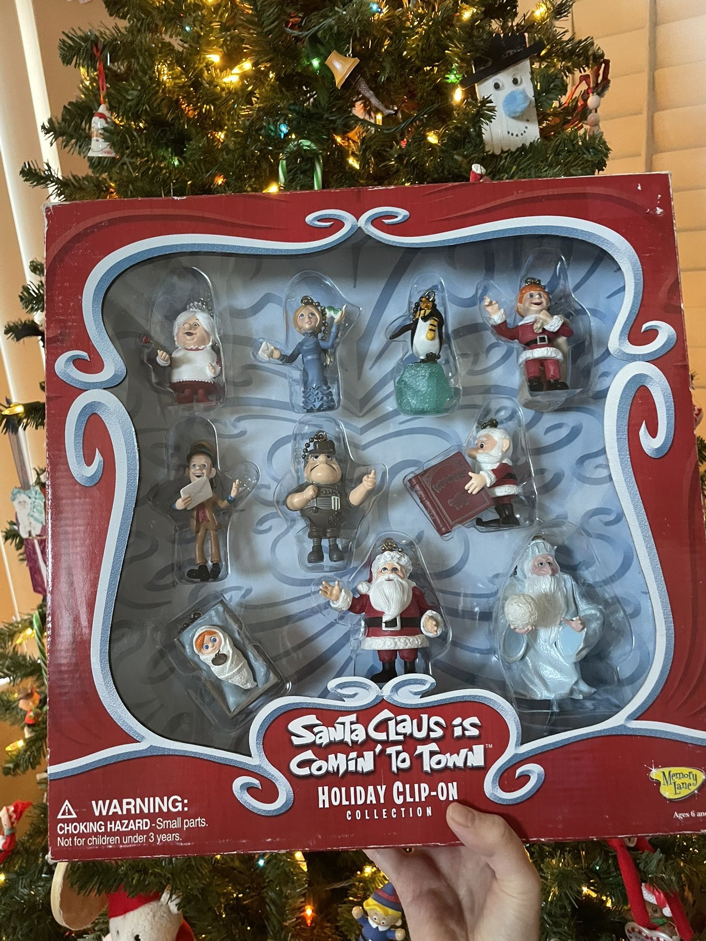 New In Box Santa Claus Is Comin' to Town Holiday Clip-On Collection