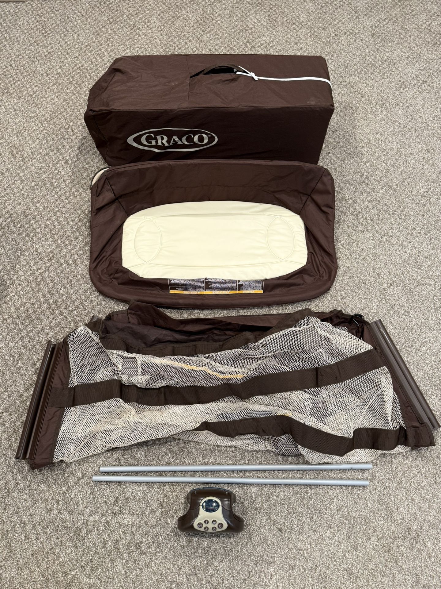 Graco Pack n Play with Bassinet & Changing Table