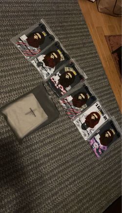 bape shits have 2 size s 3 size m and essentials short size s