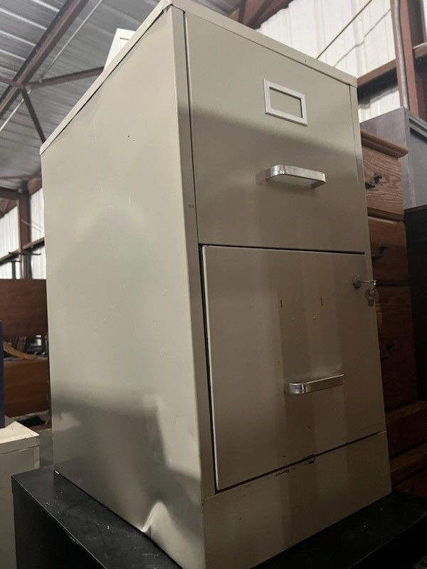 Locking File Cabinet 