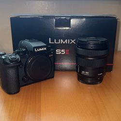 Panasonic LUMIX S5ii Mirrorless Camera W/lens