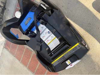Doona carseat base