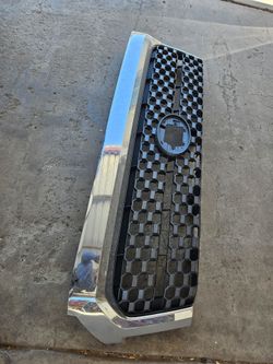 Toyota Tundra grille oem