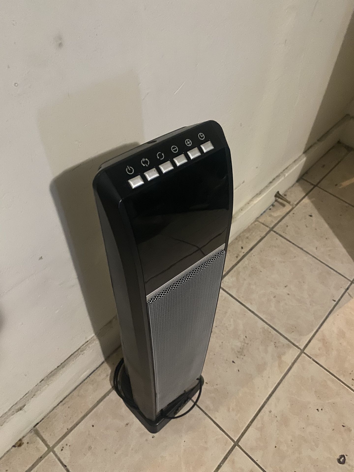 The "hunter heater hpq 1 5f-e