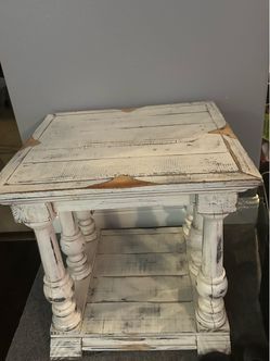 Heavy Distressed White Farmhouse End Table – Solid Wood Look