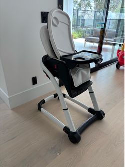 Graco Blossom 6-in-1 convertible Highchair