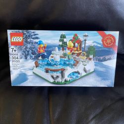 LEGO Ice Skating Rink Set 40416 Limited Edition Rare Retired Christmas Set