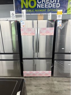 Samsung - 32 Cu Ft Mega Capacity 3-Door French Door refrigerator With Dual Icemaker In Stainless steel