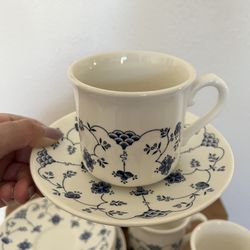 12-piece Vintage Johnson Brothers Mug & Plate Set