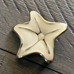 Vintage Enamel Good Tone Metal Starfish Brooch Pin Nautical Cruise Beachy Ocean