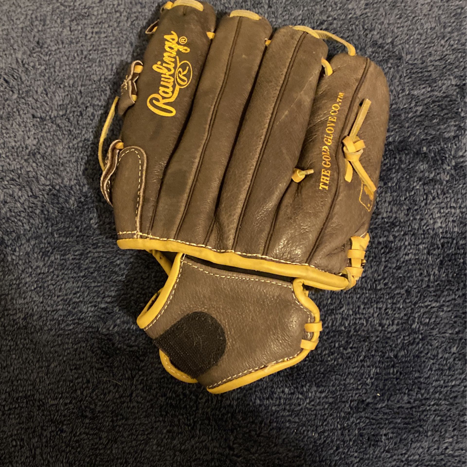 baseball glove 