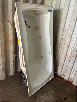 Jacuzzi tub