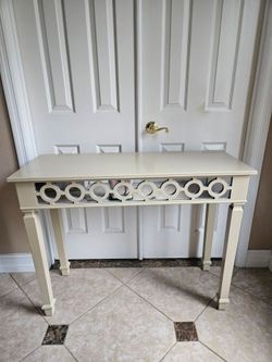 MIRROR CONSOLE TABLE GREAT CONDITION