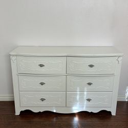 White 6 Drawer Dresser