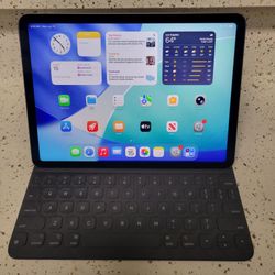 iPad Air 2020 (256gb Storage, With Original Apple Keyboard Case)