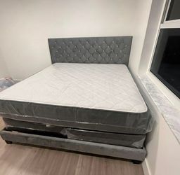 NEW MATTRESS KING SIZE PLUSH WITH BOX SPRING