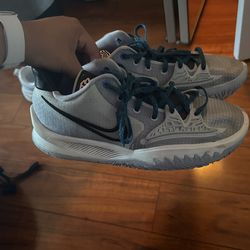 Kyrie 4 Low Grey Fog Size 10