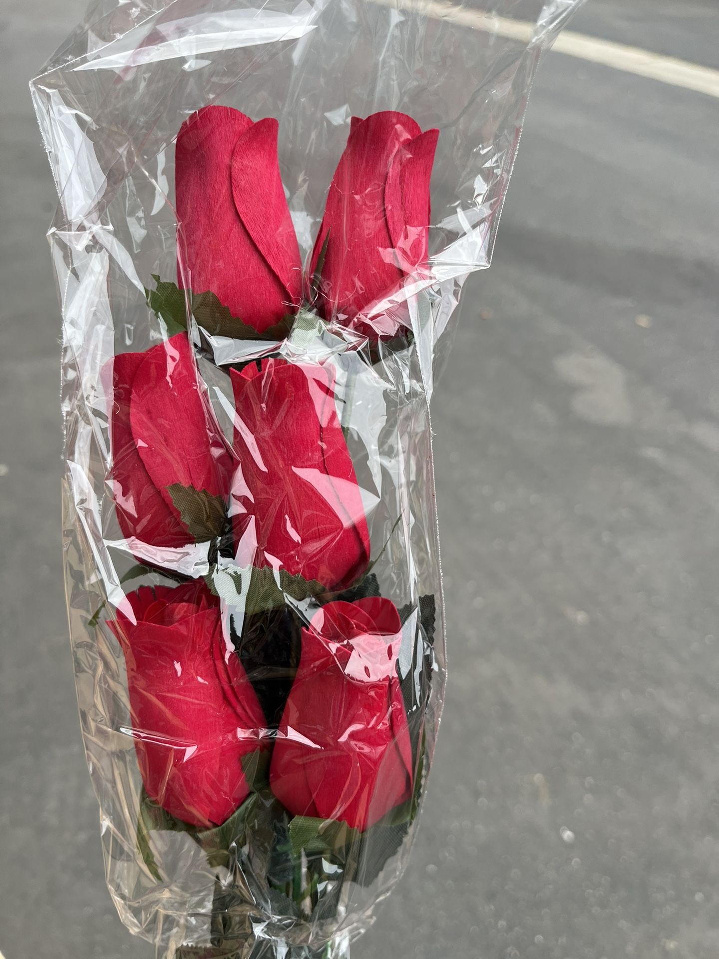 Artificial rose bud. 30 pieces realistic red roses