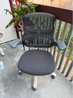 Knoll office chair ( Free )