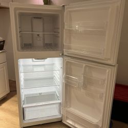 Studio Refrigerator By Insignia 10cy
